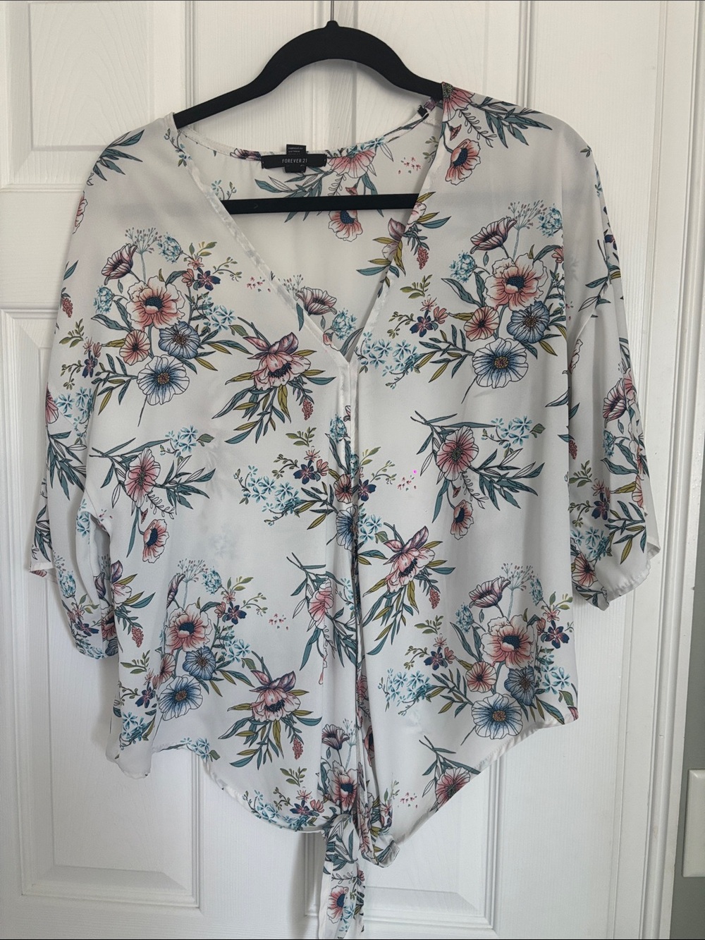 Forever 21 White Floral Tie-Hem Blouse
